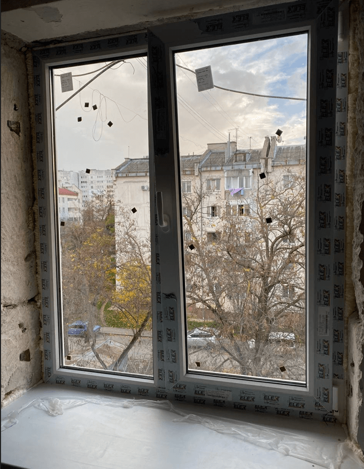 Двухстворчатое пластиковое окно завода Горница в Севастополе